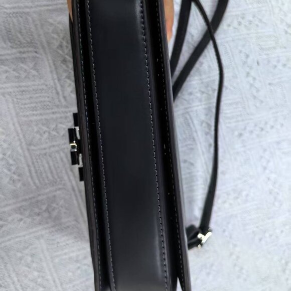 Tory Burch Eleanor Shoulder Bag - Picture 8 of 8